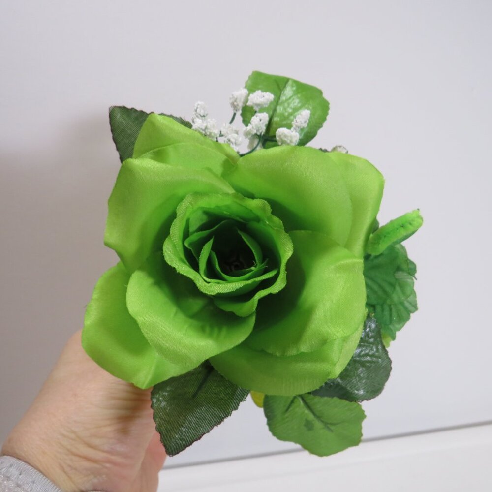 (1) Green Rose boutonniere with baby's breath Faux flower